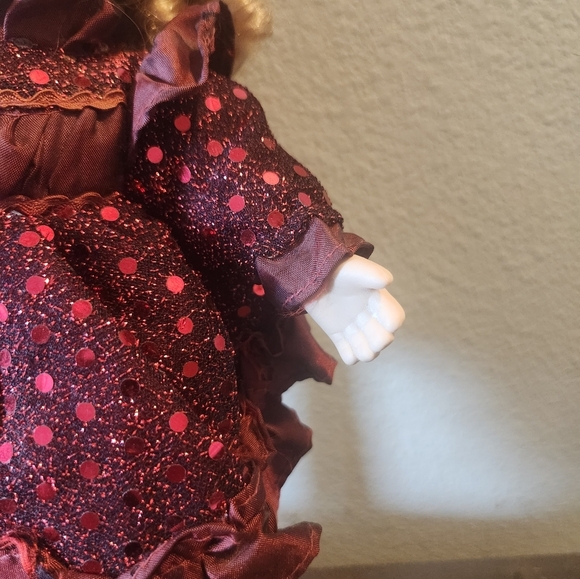 Vintage Dan Dee Collectors Edition Porcelain Doll - Picture 4 of 9